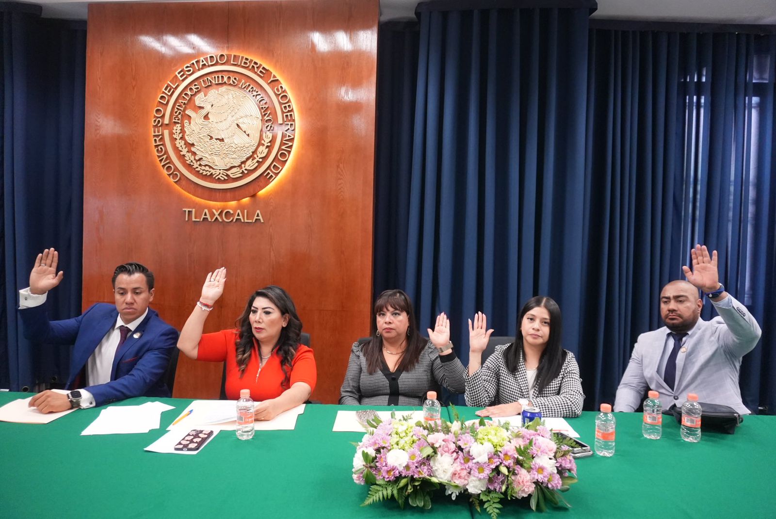 Aprueban en comisión dictamen para inscribir con letras doradas 'Universidad Autónoma de Tlaxcala' en muro de honor